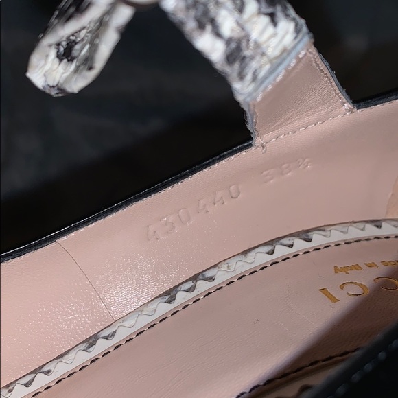 Gucci Patent Snakeskin Bow Leather Mary Jane Pumps - Picture 5 of 5